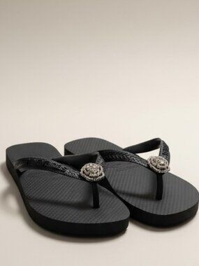 Havaianas Black Embellished Flip‑Flops Rhinestone Flower Sandals